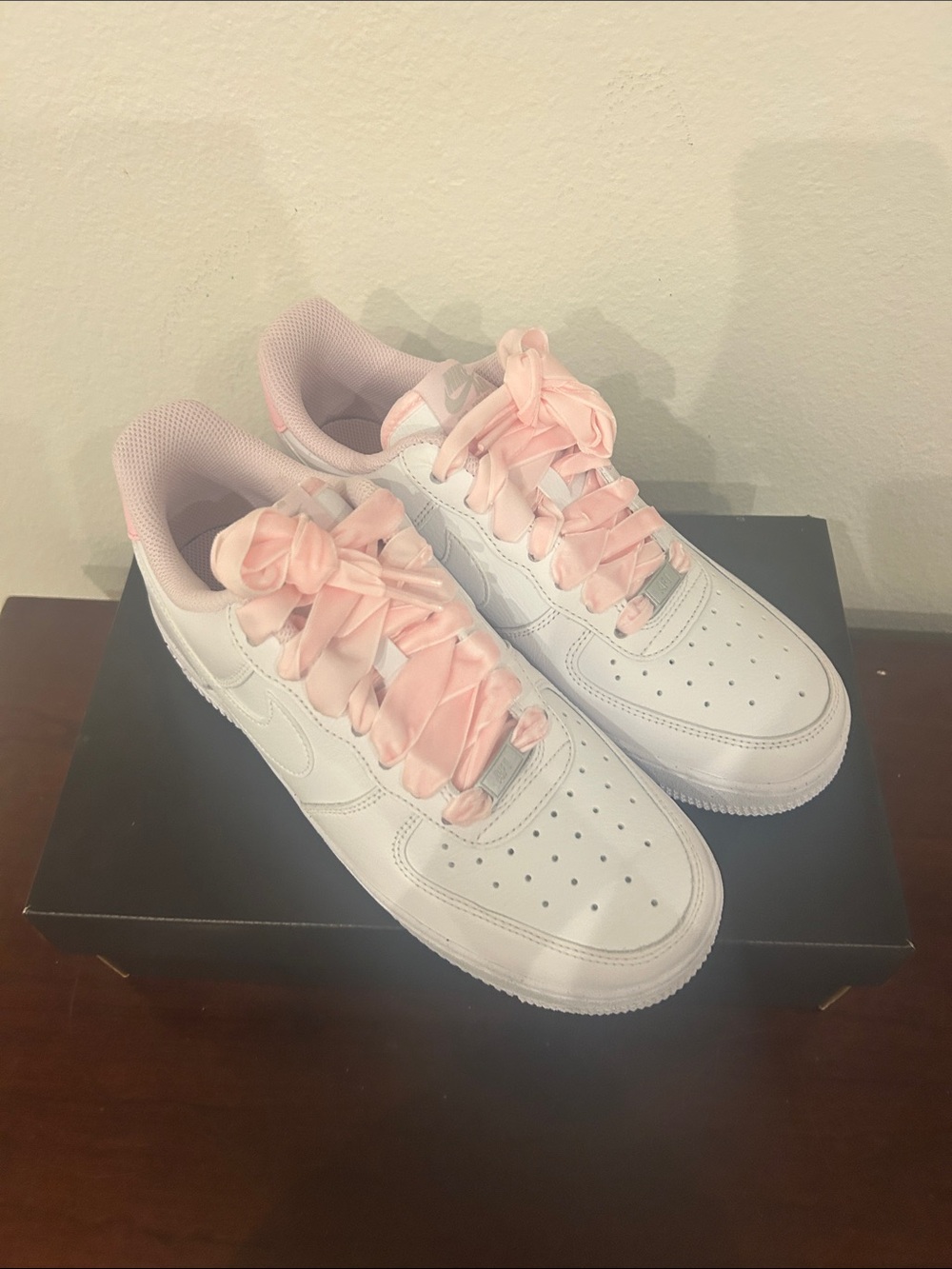 Nike Air Force 1 Low '07 Vintage - White with Pink Trim